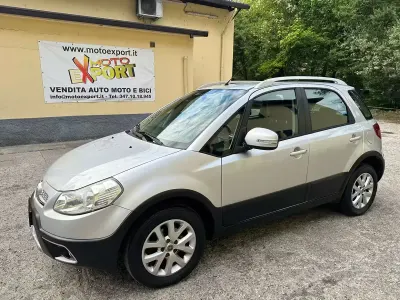 Begagnad Fiat Sedici Dynamic 120 HK (88 kW) 2013 Grå SUV