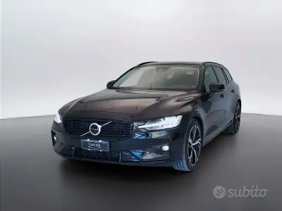 Usata Volvo V60 Plus 197 CV (144 kW) 2024 Nero Station wagon