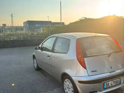 Usata Fiat Punto 60 CV (44 kW) 2000 Grigio Utilitaria