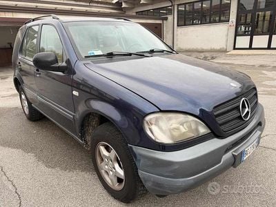 Usata Mercedes ML230 149 CV (109 kW) 1999 Nero SUV