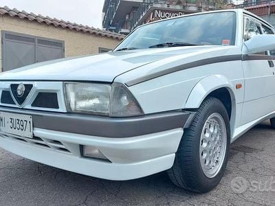 Usata Alfa Romeo 75 148 CV (108 kW) 1991 Bianco Berlina