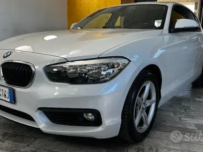Usata BMW 118 Advantage 150 CV (110 kW) 2016 Bianco Utilitaria
