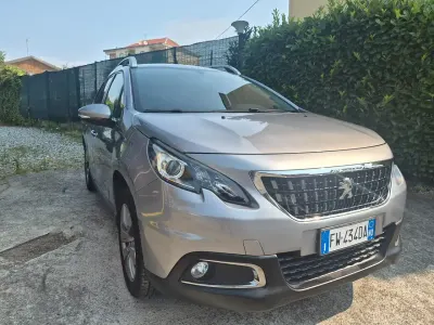 Usata Peugeot 2008 Allure 83 CV (61 kW) 2019 Grigio SUV
