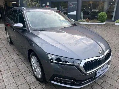 Usata Skoda Octavia Style 150 CV (110 kW) 2024 Grigio Station wagon