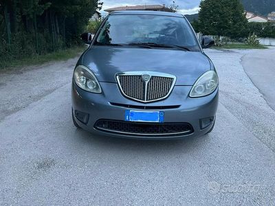 Usata Lancia Ypsilon 75 CV (55 kW) 2011 Grigio Utilitaria