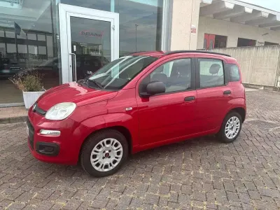 Usata Fiat Panda Pop 75 CV (55 kW) 2014 Rosso Utilitaria