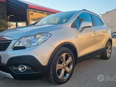 Usado Opel Mokka Cosmo 131 CV (96 kW) 2013 Gris SUV