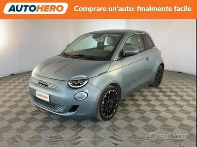 Usata Fiat 500e La Prima 86 kW (118 CV) 2022 Blu Berlina