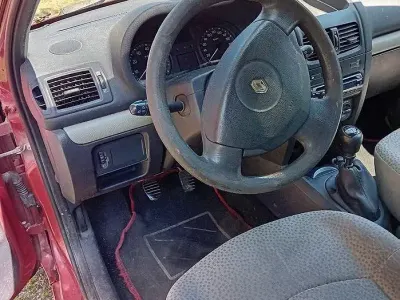 Usata Renault Clio II 58 CV (42 kW) 2005 Rosso Berlina