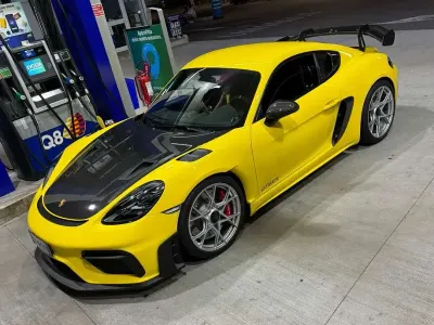 Usata Porsche 718 Cayman GT4 500 CV (367 kW) 2024 Giallo Coupé