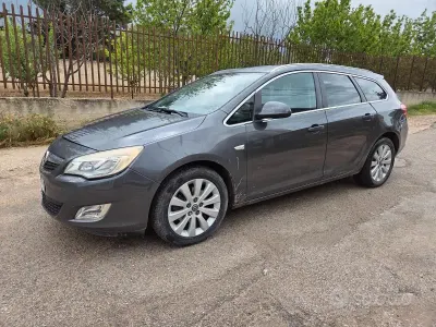 Usata Opel Astra 125 CV (91 kW) 2011 Nero Station wagon