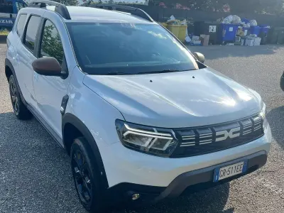 Usata Dacia Duster Journey 101 CV (74 kW) 2023 Bianco SUV