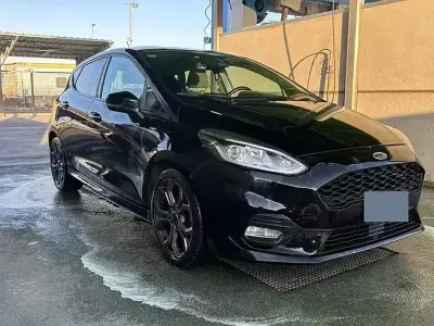 Usata Ford Fiesta ST-Line 85 CV (62 kW) 2017 Nero Utilitaria