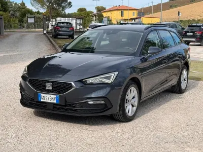 Usado Seat Leon Business 90 HP (66 kW) 2023 Cinzento Carrinha