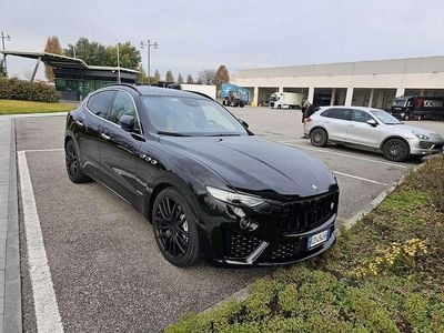 Usata 2020 Maserati Levante SUV | 29.500 € (Ottimo prezzo)
