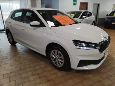 Usata Skoda Fabia Ambition 80 CV (58 kW) 2022 Bianco magnolia / pastello Utilitaria