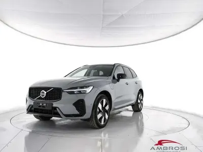 Nuova Volvo XC60 Plus 250 CV (183 kW) 2026 Grigio SUV