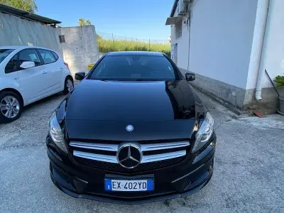 Usata Mercedes A180 Premium 109 CV (80 kW) 2014 Nero Utilitaria