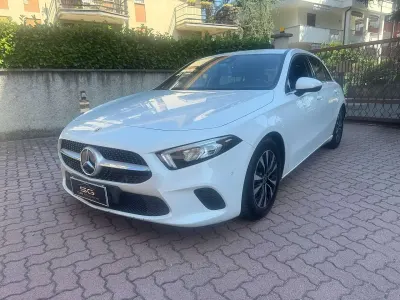 Usata Mercedes A180 Business 116 CV (85 kW) 2021 Bianco Berlina