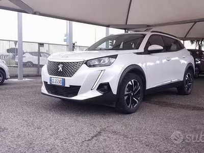 Usata Peugeot e-2008 Allure 100 kW (136 CV) 2021 Bianco SUV