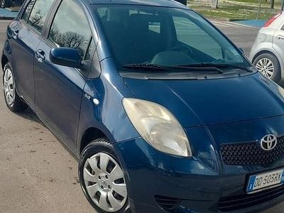 Usata Toyota Yaris 2006 Blu Berlina