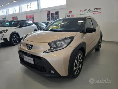 Usata Toyota Aygo X Lounge 72 CV (52 kW) 2025 Marrone SUV