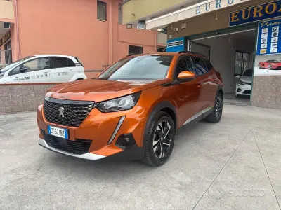 Usata Peugeot 2008 Allure 131 CV (96 kW) 2021 Marrone SUV