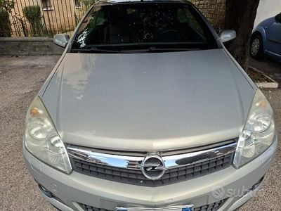 Usata Opel Astra Cabriolet 150 CV (110 kW) 2007 Cabrio