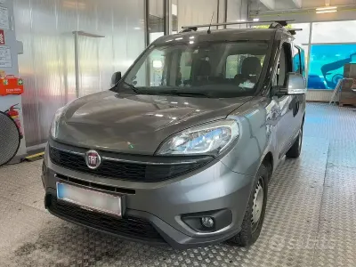 Usata Fiat Doblò Lounge 120 CV (88 kW) 2017 Grigio Monovolume