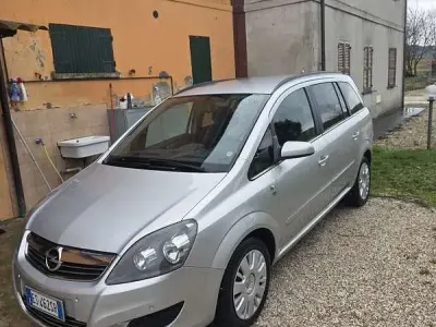 Usata Opel Zafira Edition 150 CV (110 kW) 2010 Monovolume