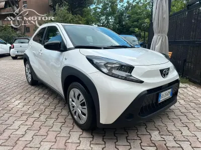 Usata Toyota Aygo X 72 CV (52 kW) 2025 Bianco SUV