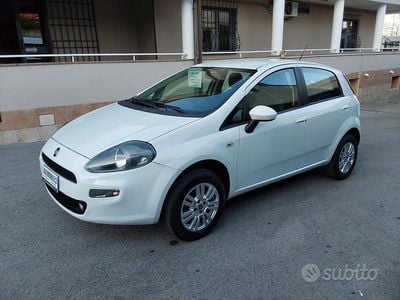 Usata Fiat Punto Lounge 75 CV (55 kW) 2012 Bianco Utilitaria