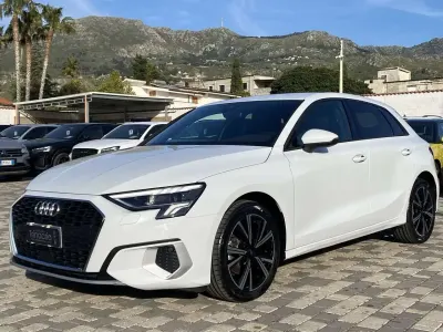 Usata Audi A3 Sportback S-Line 150 CV (110 kW) 2022 Bianco Utilitaria