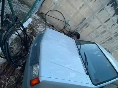 Usata Opel Corsa S 54 CV (39 kW) 1988 Grigio Berlina