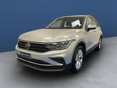 Usata VW Tiguan Life 131 CV (96 kW) 2021 Grigio SUV