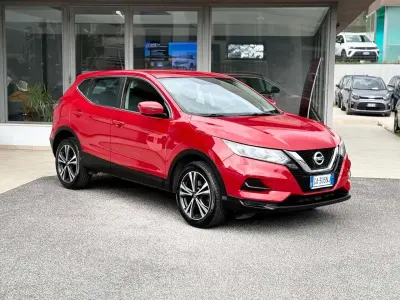 Usata Nissan Qashqai Visia 140 CV (102 kW) 2020 Rosso SUV