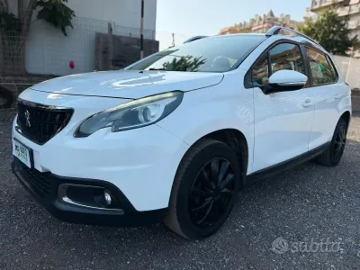 Usata Peugeot 2008 83 CV (61 kW) 2019 Bianco SUV