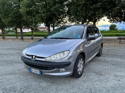 Usata Peugeot 206 75 CV (55 kW) 2005 Grigio Station wagon