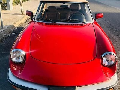 Usata Alfa Romeo Spider 128 CV (94 kW) 1986 Rosso Cabrio