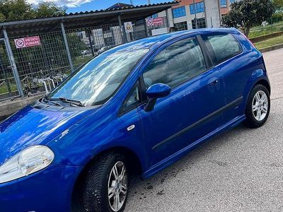 Usata Fiat Grande Punto 75 CV (55 kW) 2005 Blu Utilitaria