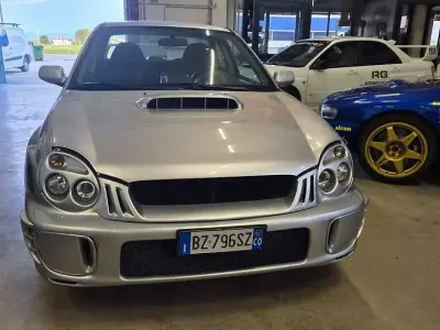 Usado Subaru Impreza Sport 218 CV (160 kW) 2002 Plateado Berlina
