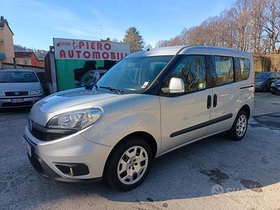 Usata Fiat Doblò Lounge 95 CV (69 kW) 2016 Grigio Monovolume