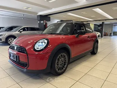 Usata Mini Cooper Clubman Favoured 156 CV (114 kW) 2025 Rosso Station wagon