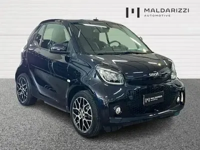 Usata Smart ForTwo Electric Drive Prime 60 kW (82 CV) 2022 Blu Cabrio