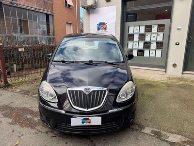 Usata Lancia Musa S 95 CV (69 kW) 2012 Viola scuro Monovolume