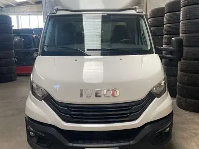 Usata Iveco Daily 156 CV (114 kW) 2022 Bianco Utilitaria