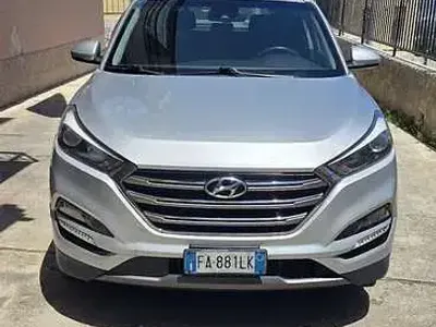 Usata Hyundai Tucson Xpossible 116 CV (85 kW) 2015 Grigio SUV