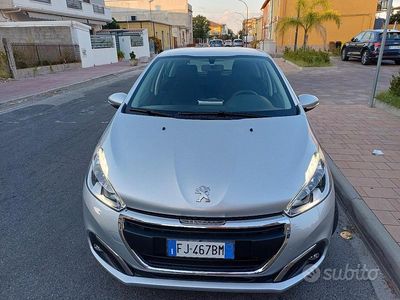 Usata Peugeot 208 82 CV (60 kW) 2017 Grigio Utilitaria