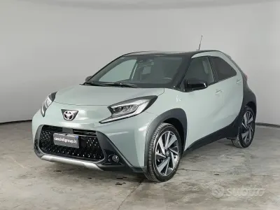 Second-hand Toyota Aygo X Lounge 72 CP (52 kW) 2024 Negru SUV