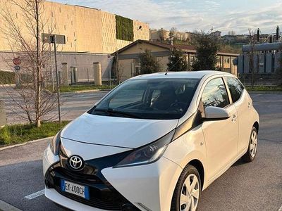 Usata Toyota Aygo X-play 69 CV (50 kW) 2015 Bianco Utilitaria